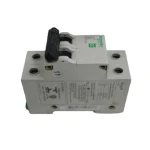 Disjuntor Schneider  Easy9 C20 Ez9f33220 - Imagem 3